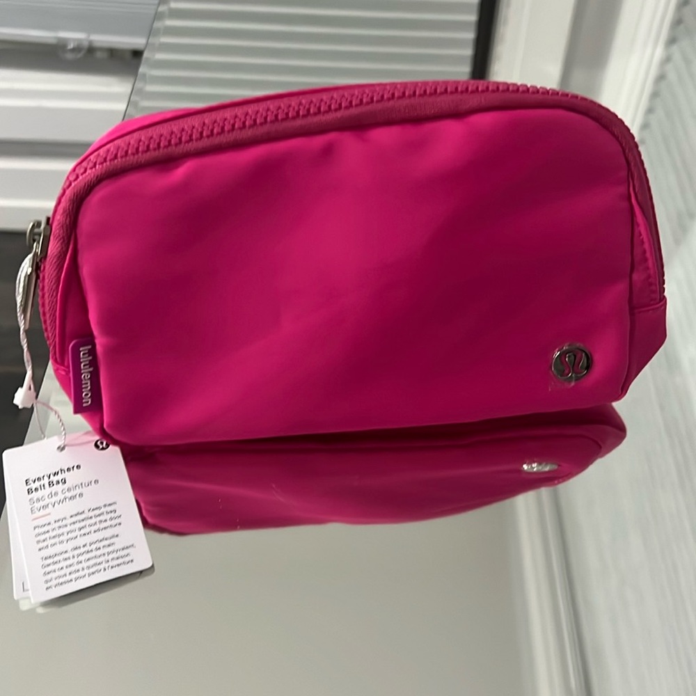 Lululemon everywhere belt bag